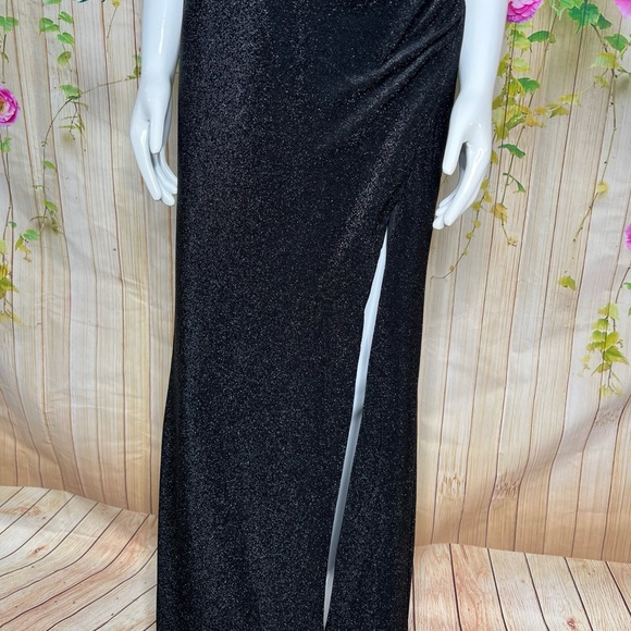 Cindy Collection Long Gown Dress. - Picture 5 of 7